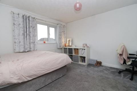 5 Starbeck Close, Bury, BL8 2UP