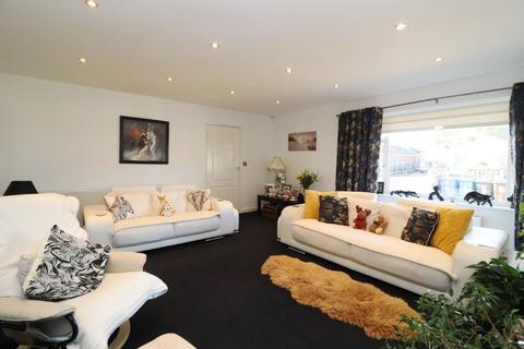 10 Adlington Close, Bury, BL8 2HS