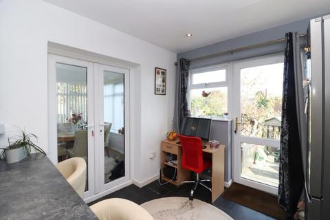 10 Adlington Close, Bury, BL8 2HS