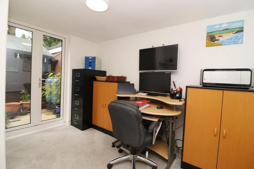 Bedroom/Study