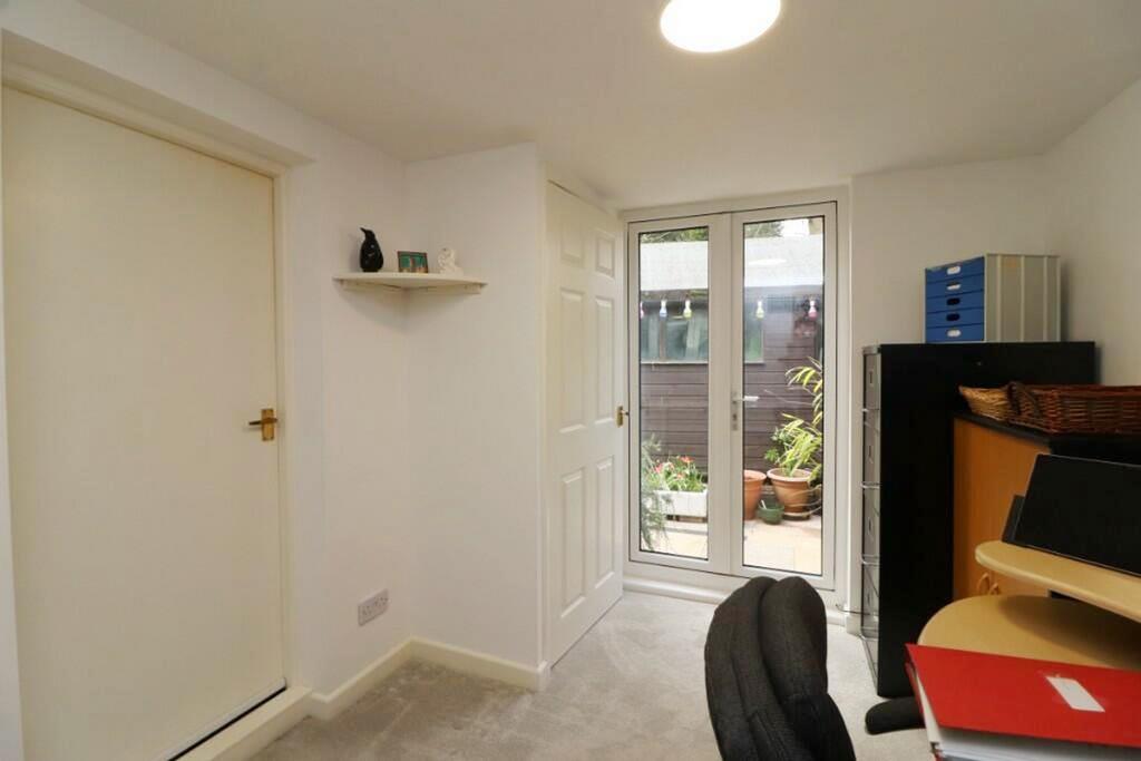 Bedroom/Study