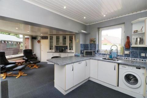 7 Greenfield Close, Bury, BL8 2LY