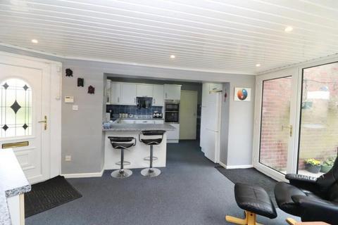 7 Greenfield Close, Bury, BL8 2LY