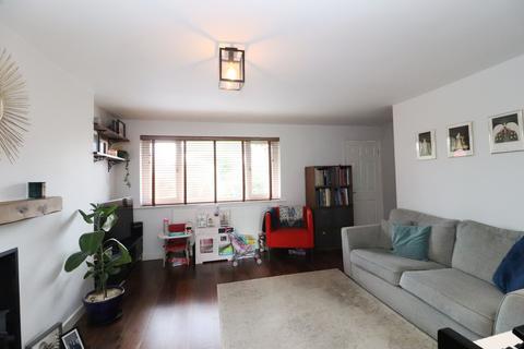 15 Heswall Drive, Walshaw, Bury, BL8 3BY