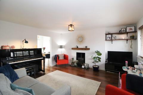 15 Heswall Drive, Walshaw, Bury, BL8 3BY