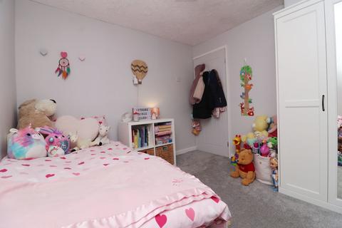 15 Heswall Drive, Walshaw, Bury, BL8 3BY