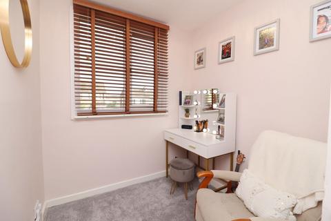 15 Heswall Drive, Walshaw, Bury, BL8 3BY