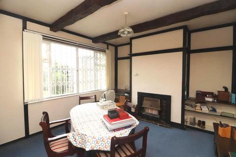16 Wingate Drive, Whitefield, Manchester, M45 7QY
