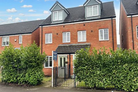 3 bedroom townhouse for sale, Walshaw Road, Bury BL8