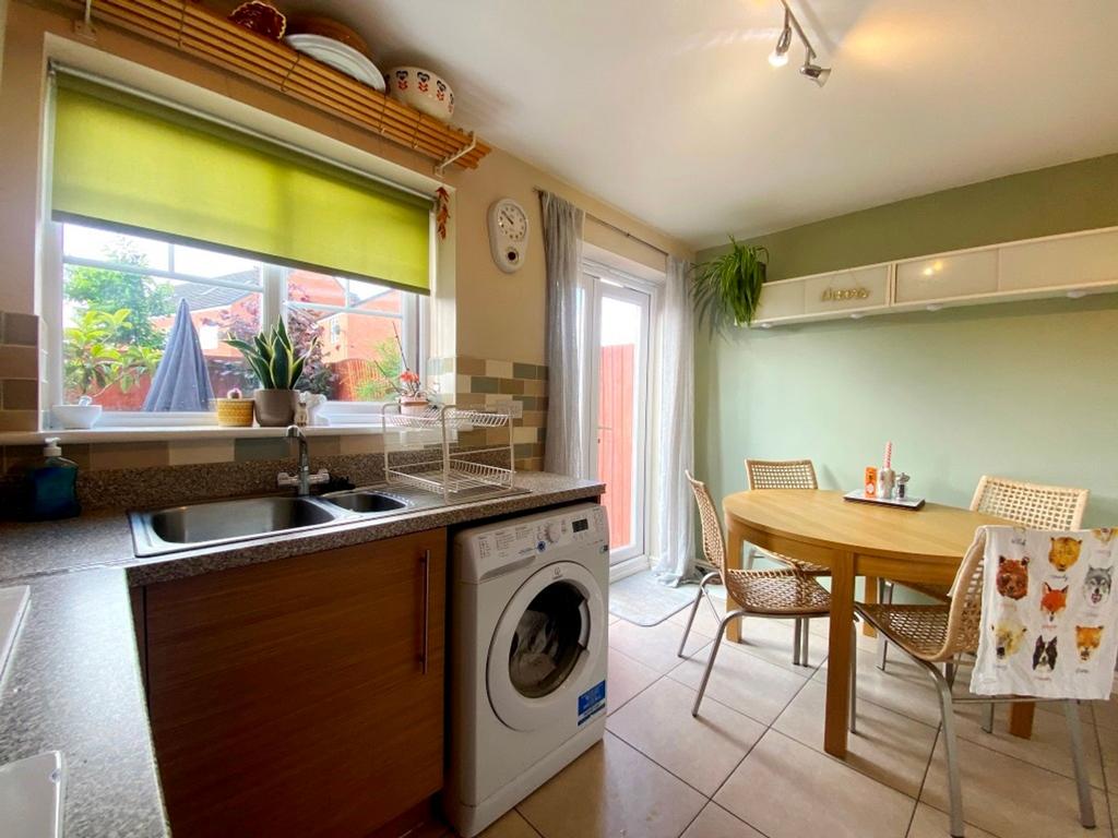 Dining kitchen