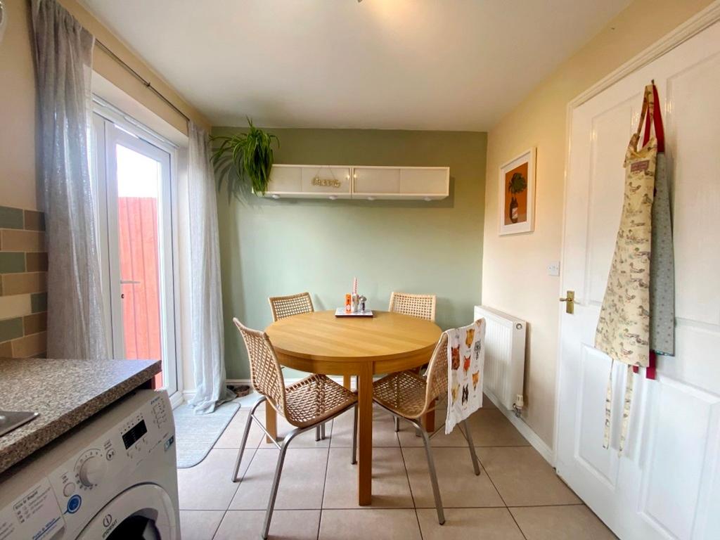 Dining kitchen