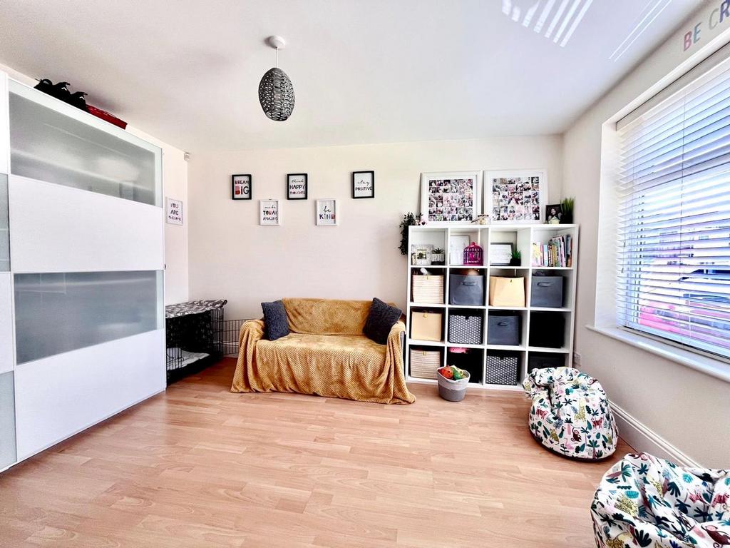 Family room/2nd lounge