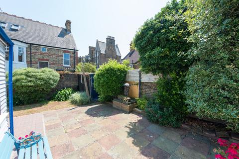 4 bedroom detached house for sale, Thanet Road, Ramsgate, CT11