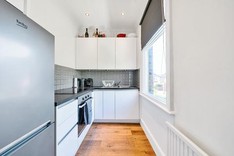 50c Grove Crescent, Kingston Upon Thames, KT1 2DG