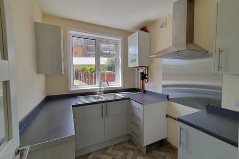 2 bedroom semi-detached house to rent, Crown Hills Avenue, Leicester LE5