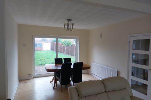 2 bedroom semi-detached house to rent, Crown Hills Avenue, Leicester LE5