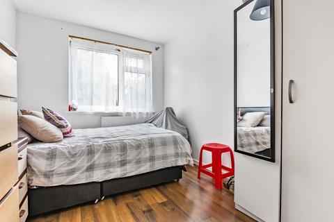 2 bedroom flat to rent, Friern Road London SE22