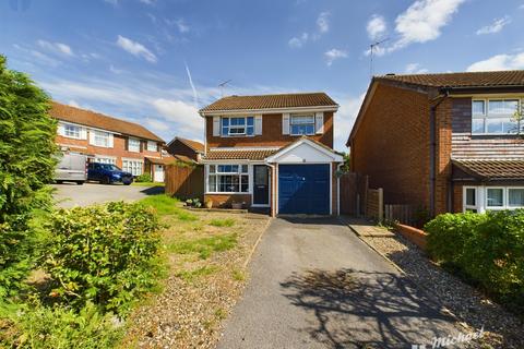 3 bedroom detached house for sale, Thorp Close, Aylesbury, Buckinghamshire
