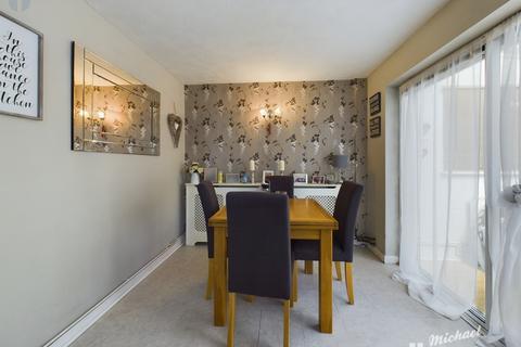 3 bedroom detached house for sale, Thorp Close, Aylesbury, Buckinghamshire
