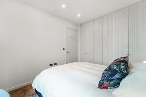 2 bedroom flat to rent, Brentford, London TW8