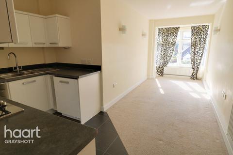 2 bedroom flat for sale, Heathcote Road, Bordon