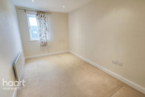 2 bedroom flat for sale, Heathcote Road, Bordon