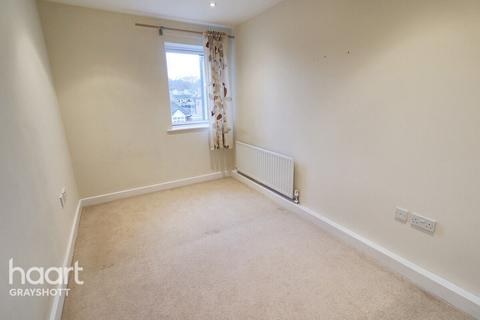 2 bedroom flat for sale, Heathcote Road, Bordon