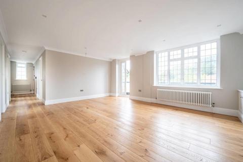 2 bedroom flat to rent, Queens Close, Lammas Lane, Esher, Surrey, KT10