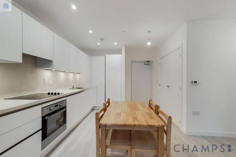 2 bedroom flat to rent, Garraway Apartments, London, W3