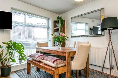 Flat 2, 1 Big Hill, London, E5 9HH
