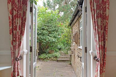 74 Haliburton Road, Twickenham, TW1 1PH