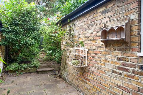 74 Haliburton Road, Twickenham, TW1 1PH