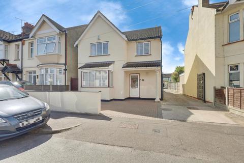 4 bedroom detached house for sale, South Avenue, Southend-on-sea, SS2