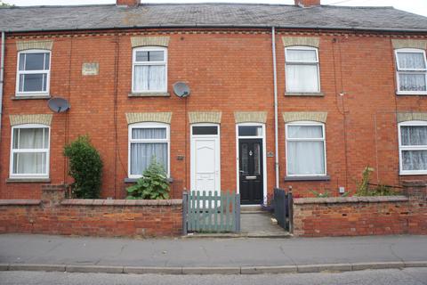 2 bedroom terraced house to rent, West Street, Bourne PE10