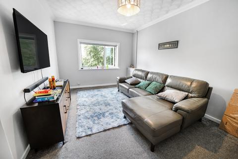 2 bedroom flat to rent, Warrington Road, Rainhill, Prescot, L35