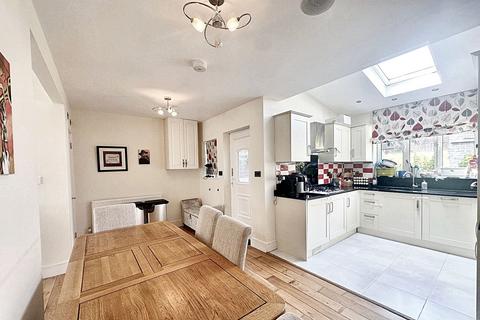 3 bedroom end of terrace house for sale, Reston Path, Borehamwood, WD6