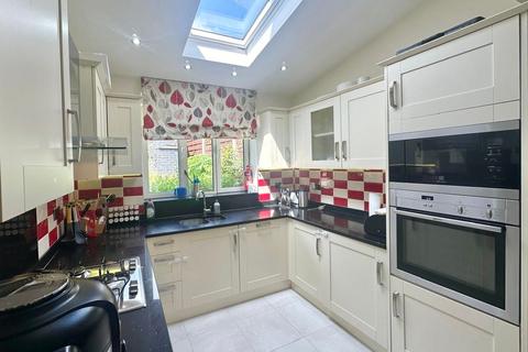 32 Reston Path, Borehamwood, WD6 5AU