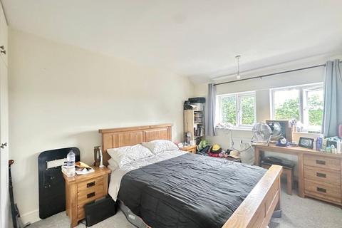 32 Reston Path, Borehamwood, WD6 5AU