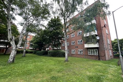 4 bedroom flat share to rent, Shenstone House, Aldrington Road, London, SW16