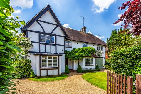 3 bedroom detached house for sale, Wheeler Avenue, Oxted, RH8