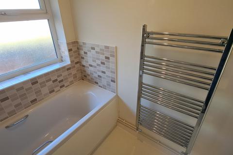 2 bedroom flat to rent, Shackleton Road, Gosport PO13