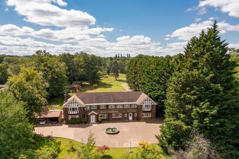 8 bedroom detached house for sale, Forest Road, Bracknell, RG42