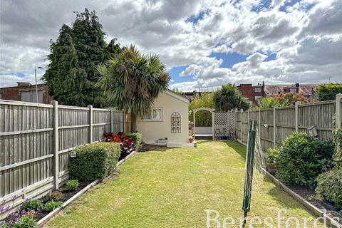 8 Woodfield Way, Hornchurch, RM12 4JA