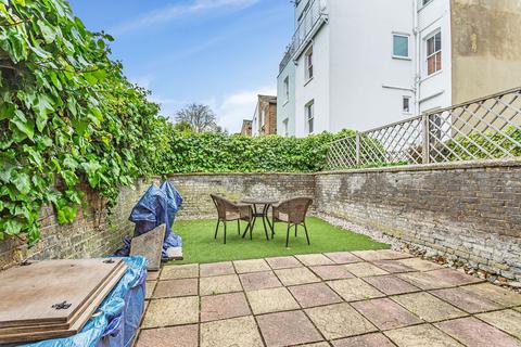 2 bedroom flat to rent, Hazlebury Road, Fulham, London, SW6