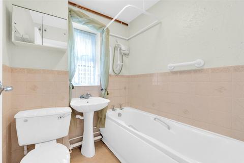 27 Pinnacle Hill, Bexleyheath, DA7 6AQ
