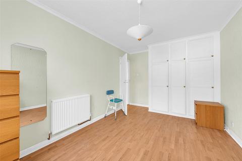 27 Pinnacle Hill, Bexleyheath, DA7 6AQ