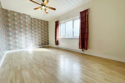 3 bedroom flat to rent, Commercial Road Paddock Wood TN12