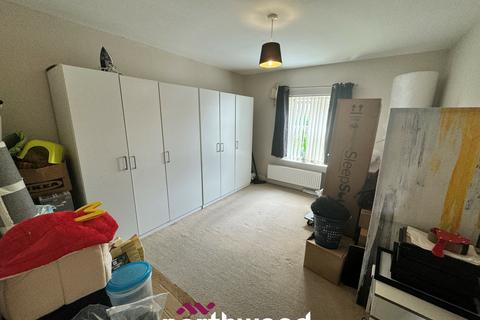2 bedroom flat to rent, Rainbow Close, Thorne DN8