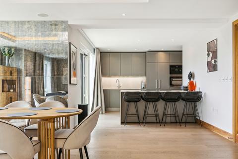 3 bedroom flat to rent, Trafalgar House, Juniper Drive, London