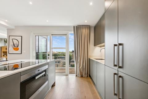 3 bedroom flat to rent, Trafalgar House, Juniper Drive, London